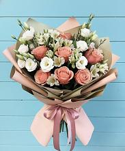 Букет цветов из:  Розы, Альстромерии и Лизиантусы в Краснозаводске