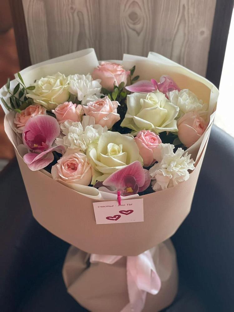 Букет цветов из: Орхидеи, Розы и Гвоздики в Краснозаводске