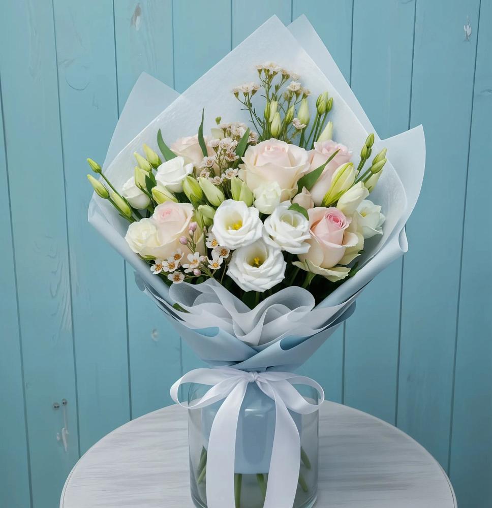 Букет цветов из: Розы и Лизиантусы в Краснозаводске