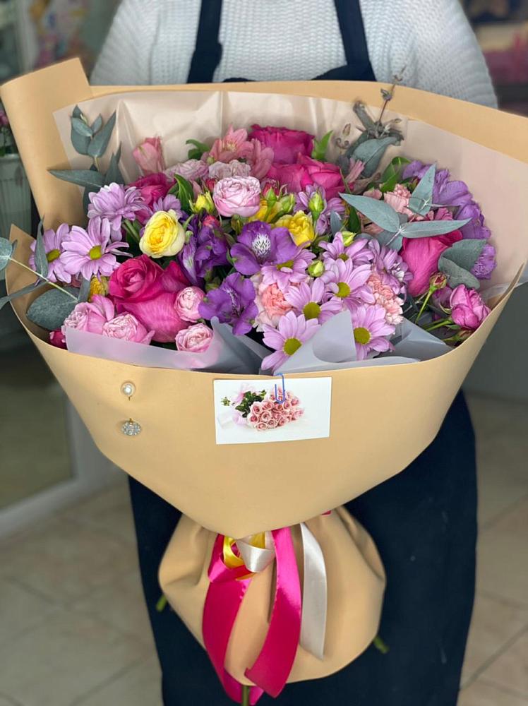 Букет цветов из: Хризантемы, Гвоздики и Альстромерии в Краснозаводске