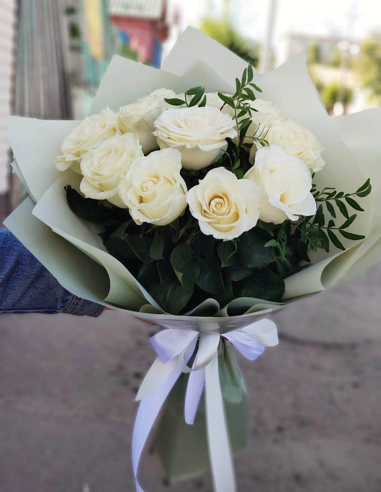 Букет Белые розы Проуд в Краснозаводске