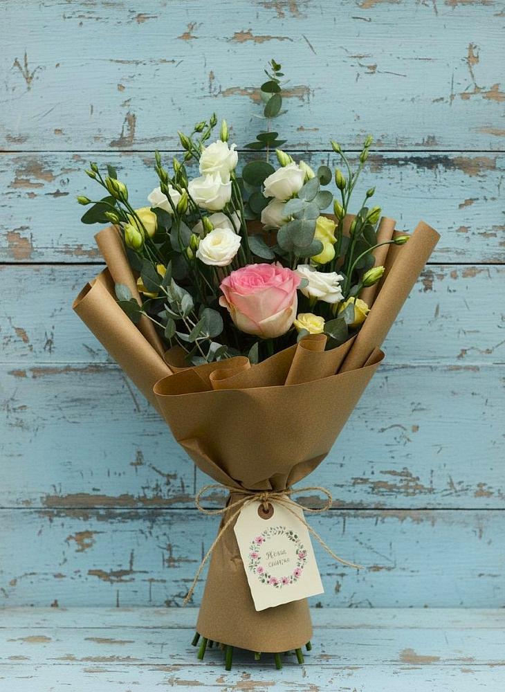 Букет цветов из: Розы и Лизиантусы в Краснозаводске