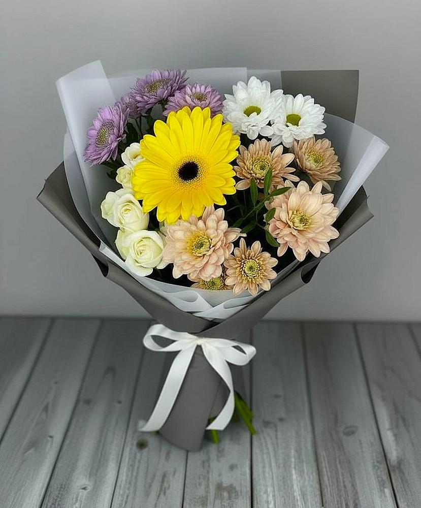 Букет цветов из: Розы, Герберы и Хризантемы в Краснозаводске