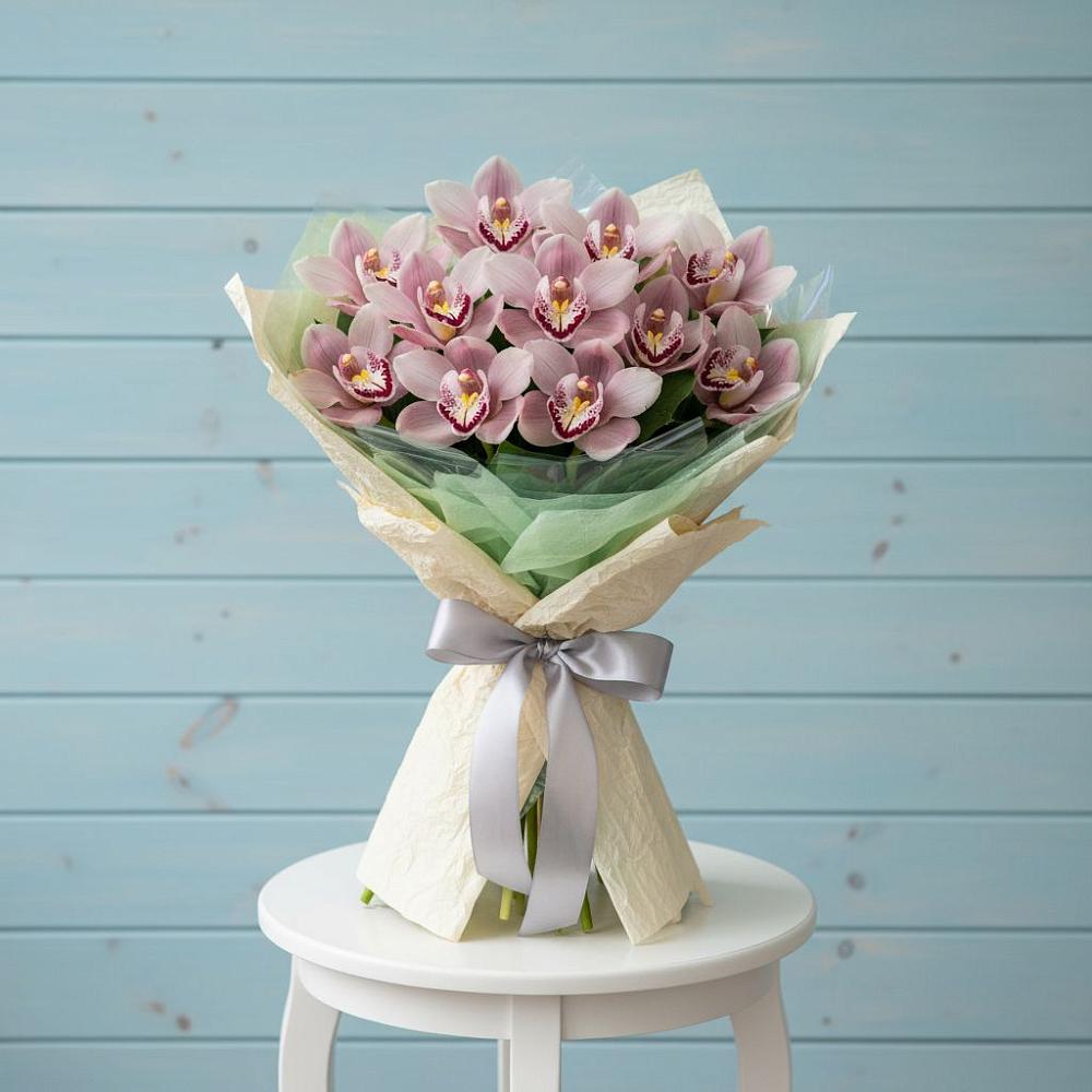 Букет цветов из: Орхидеи и Розы в Краснозаводске