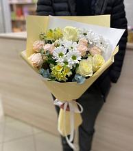 Букет цветов из:  Альстромерии, Розы и Хризантемы в Краснозаводске