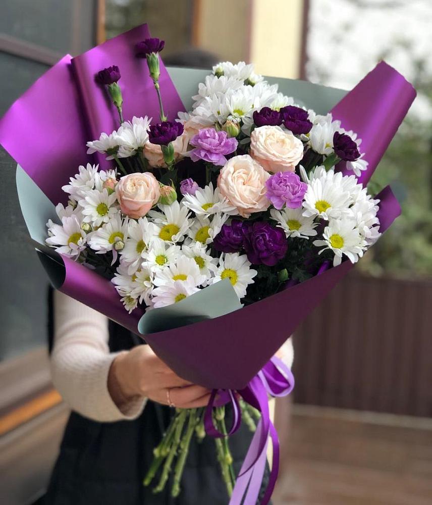 Букет цветов из: Хризантемы, Гвоздики и Розы в Краснозаводске