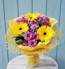 Букет цветов из:  Хризантемы и Герберы в Краснозаводске