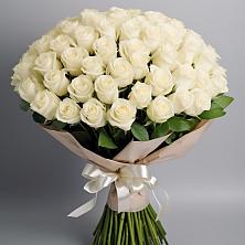 Букет 101 беля роза Белоснежка в Краснозаводске