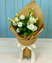 Букет цветов из:  Хризантемы и Лизиантусы в Краснозаводске