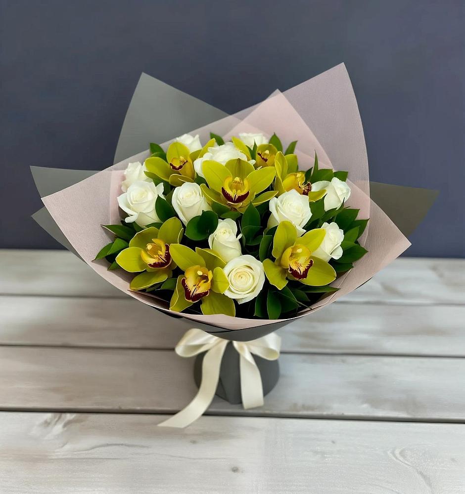 Букет цветов из: Орхидеи и Розы в Краснозаводске