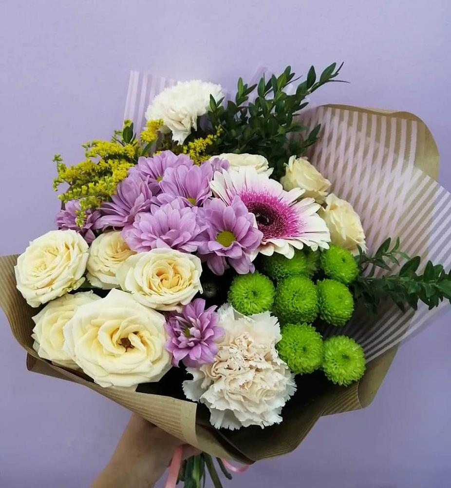 Букет цветов из: Хризантемы, Розы, Гвоздики и Герберы в Краснозаводске