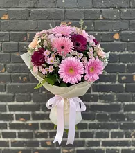 Букет цветов из:  Герберы и Хризантемы в Краснозаводске