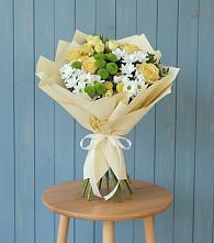 Букет цветов из:  Хризантемы и Розы в Краснозаводске