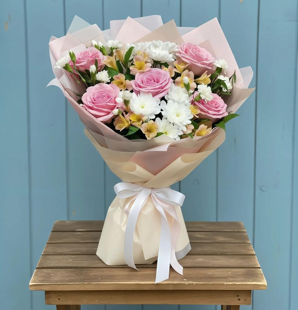 Букет цветов из: Гвоздики, Орхидеи и Розы в Краснозаводске