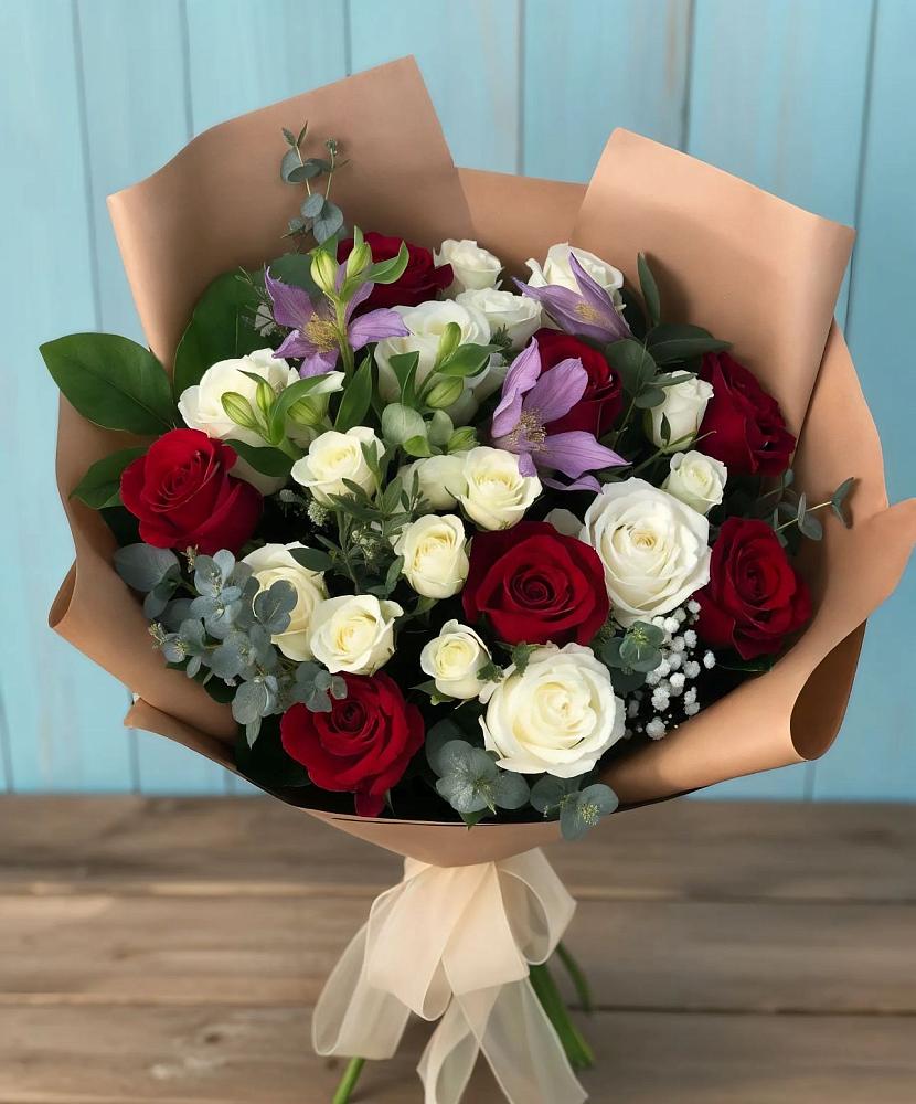 Букет цветов из: Розы и Альстромерии в Краснозаводске
