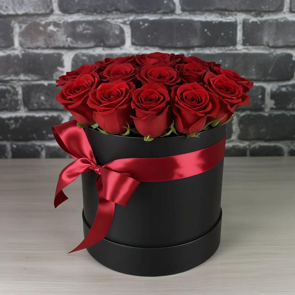 Цветочная композиция из Розы в шляпной коробке в Краснозаводске