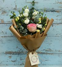 Букет цветов из:  Розы и Лизиантусы в Краснозаводске