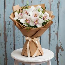 Букет цветов из:  Орхидеи и Розы в Краснозаводске