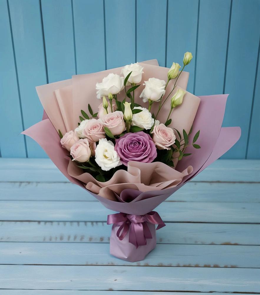 Букет цветов из: Розы и Лизиантусы в Краснозаводске