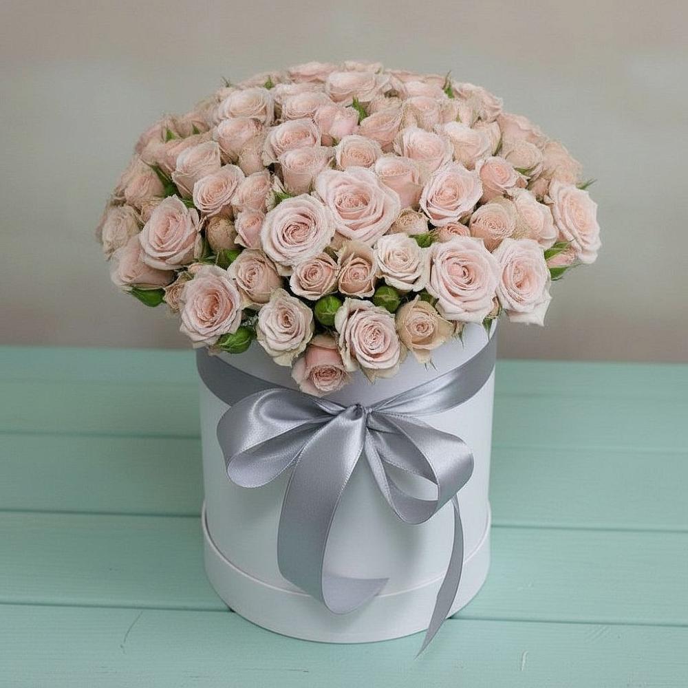 Цветочная композиция из Розы в шляпной коробке в Краснозаводске